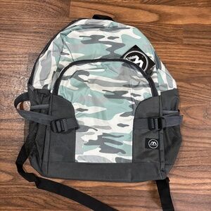 NWT* Camo Design Back Pack * NEW